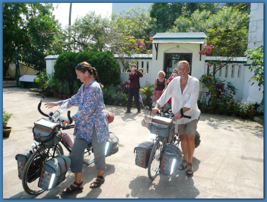 900x674 pixels (112K)